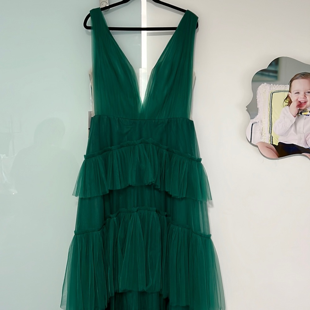 A-Line Elegant Formal Evening Dress V Neck Sleeveless Court Train Tulle